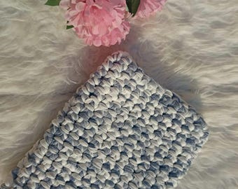 Gray and White Handmade Crochet Laptop Sleeve, Minimalist Chunky T-Shirt Yarn MacBook Case