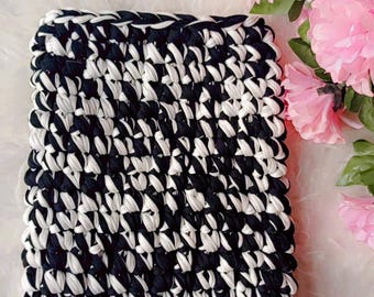Black and White Handmade Crochet Laptop Sleeve, Padded Chunky Yarn MacBook Pro Case
