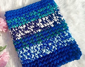 Crochet MacBook Sleeve Handmade Laptop Case T Shirt Yarn Laptop Cover Custom MacBook Air Pro Sleeve Padded Laptop Sleeve Tech Gift