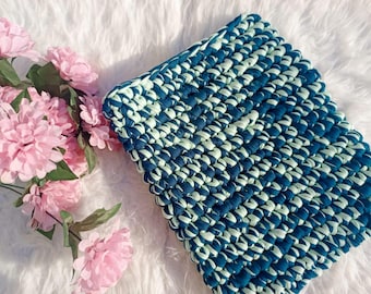 Handmade Crochet Laptop Sleeve – Blue & Mint T-Shirt Yarn, 13-14 Inch