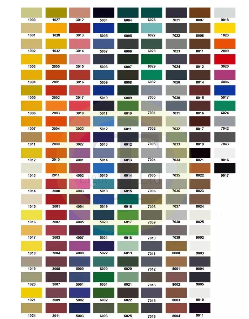 Puede incluir: Una carta de colores con una cuadr&iacute;cula de muestras de pintura, cada una con un c&oacute;digo &uacute;nico. Las muestras muestran una amplia gama de colores, incluyendo amarillos, rojos, azules, verdes y neutros. Los c&oacute;digos est&aacute;n impresos encima de cada muestra.