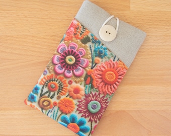 iPhone-hoes met bloemen: gewatteerd katoenen telefoonzakje met zak