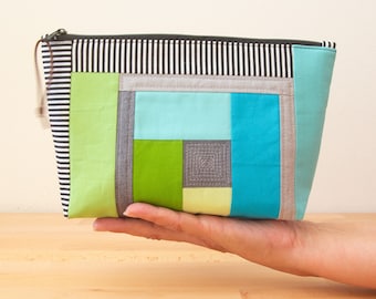 Accessory bag, cosmetic bag, make-up pouch, beauty bag, travel make-up bag, zipper bag, quilted make-up bag, patchwork,one-of-a- kind