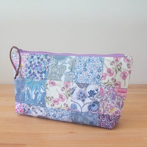 Trousse à accessoires, trousse à maquillage, trousse à maquillage, trousse de beauté, trousse à maquillage de voyage, trousse à fermeture éclair, trousse à maquillage matelassée, patchwork, pièce unique