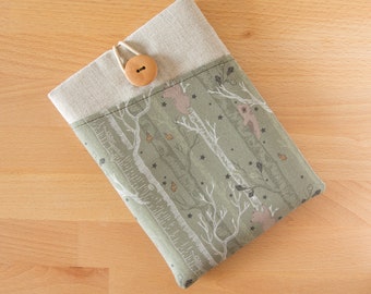 Woodland Bear E-Reader Sleeve: Padded Kindle / Kobo Case