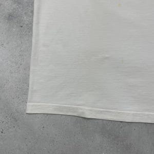 T-shirt épais Nike Town Berlin Thrashed des années 90 blanc taille L image 11