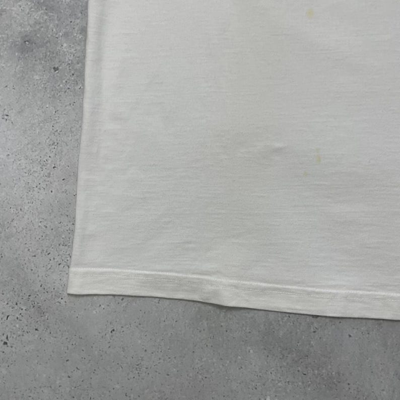 T-shirt épais Nike Town Berlin Thrashed des années 90 blanc taille L image 11