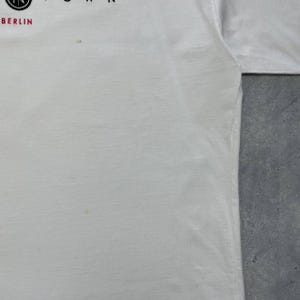 T-shirt épais Nike Town Berlin Thrashed des années 90 blanc taille L image 10