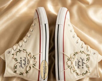 Brautschmuck Brautschmuck: Handgestickte Hochzeitsblumen-Turnschuhe