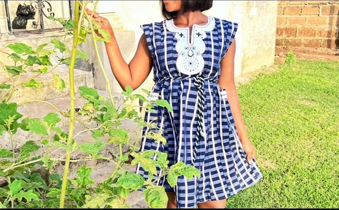 Handwoven Ladies Smock Dress – Navy and White | UK Size 8–12 | Ghanaian Fugu| Summer Wear | Party Wear | Traditional Wear