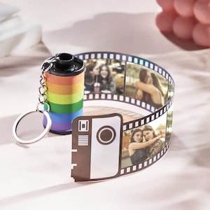 Personalisierte Foto Film Rolle Schlüsselanhänger mit Spotify Code - Individuelles Geschenk mit 5-15 Fotos, Erinnerungsstück, Geschenk für Sie, Muttertagsidee