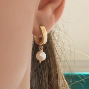 Solid Gold Huggie Hoop Earrings, 14kGold Hoops with White Pearl, Minimalist Pearl Drop Earrings, Gold Dangle Earrings, Bridal Pearl Hoops