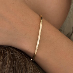 Solid Gold 14k Bangle, Oval Hinged Bracelet, Real Gold 14k Stacking Bangle, Custom Made Gold Bracelet, Gold Hinged Classic Plain Bracelet