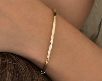 Solid Gold 14k Oval Hinged Bracelet, Real Gold 14k Stacking Bangle, Custom Made Gold Bracelet, Plain Gold Oval Bangle, Gold Hinged Bracelet