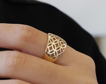 Anillo de filigrana de oro macizo de 14k, joyería vintage moderna y llamativa.