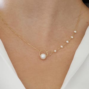 Solid Gold Pearl Necklace, 14k Gold Interlocking Circle Necklace, Pearl Station Necklace, 14k Gold Circle with Pearl Necklace, Gift for Her