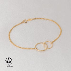 14k Gold Interlocking Circle Bracelet, Double Ring Bracelet, Dainty Everyday Jewelry, Gold Friendship Gift, Minimalist Bracelet for Women