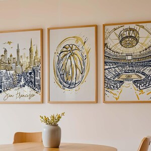 Conjunto de impresiones de los Golden State Warriors: paisaje urbano de San Francisco en azul y amarillo, póster del Chase Center y baloncesto, arte mural deportivo de la NBA de los Warriors