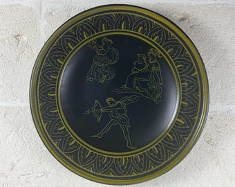 Vintage Ferrieri Deruta XL Wall Charger – Hand-Painted Italian Majolica Black Gold Greek Mythology Terracotta Platter