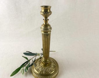 Candelabro antiguo de latón – Estilo neoclásico/imperio – Columna estriada – Hollywood Regency