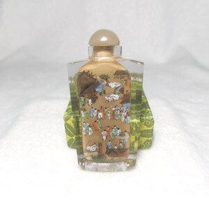 Hand-Painted Inside Snuff Bottle – Chinese Street Market Scene – Reverse Glass Art – Collectible Miniature