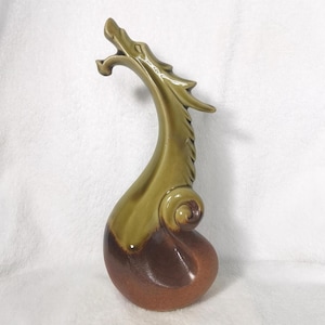 Escultura minimalista de dragón de cerámica japonesa: figura de criatura mítica hecha a mano / Decoración de protección Feng Shui