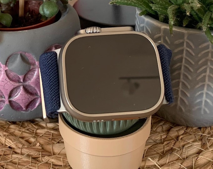 Apple Watch Charging Station Cactus - 3D-printed holder for new models - Stylish gift idea & sustainable desk decoration