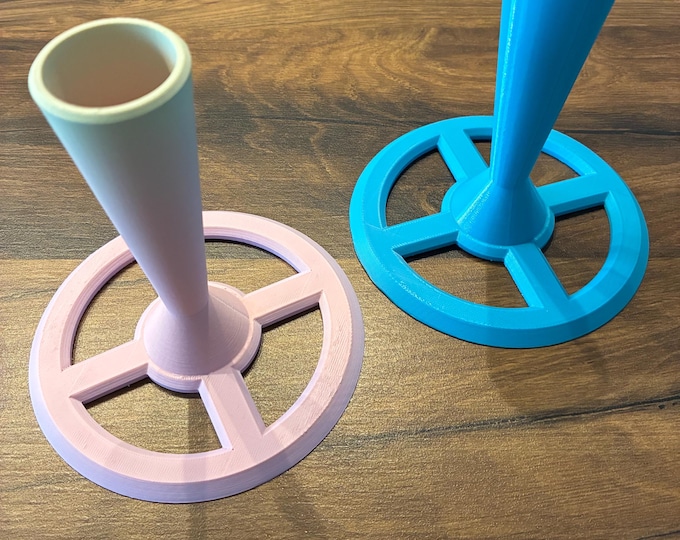 3D-printed school cone stand – sturdy holder in various colors for square and round school cones | School enrollment & decoration