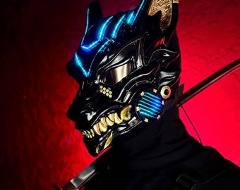 Cyberpunk Wolf Mask with RGB LED – Black Kitsune Techwear with Fans