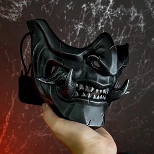 Halfmasker Samurai Oni - beschadigd zwart metallic, Japanse demonencosplaypantser, ninjakostuum, Mempo Japans krijgermasker