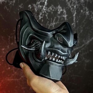 Samuraimasker: zwart metallic, oni-demon halfmasker, Japanse demon-cosplaypantser, ninja-cosplaywearable