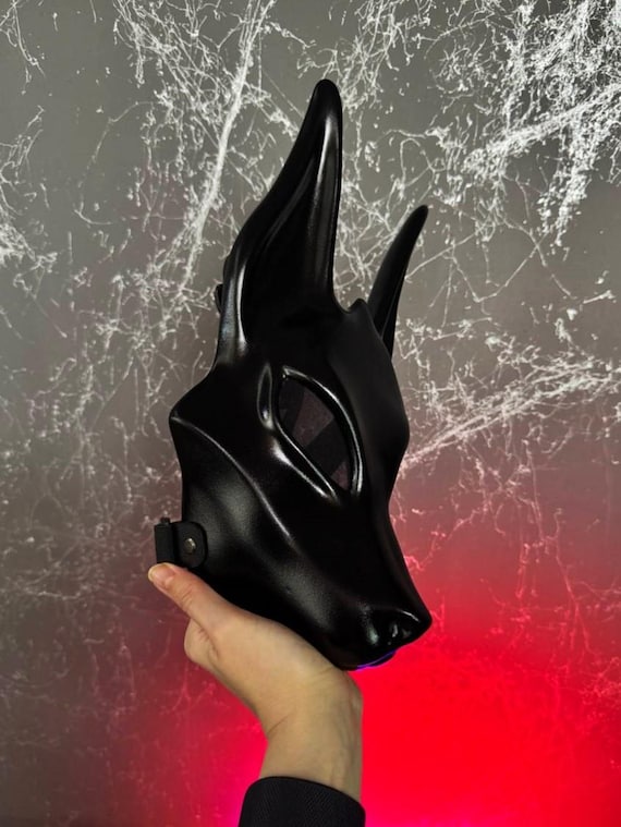 Uitnodiging Aan Mardi Gras , Een Carnavalpartij. Traditioneel Masker Met Veren Maracas Vuurwerk Tropische Bladeren Voor Carnaval Image264073959