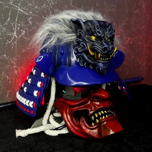 Samurai Kabuto Helmet with Komainu: Wearable Cosplay Armor