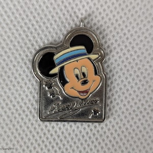Mickey Mouse Disney Lapel Pin – 2008 Silver & Black Enamel Pin, Vintage Disney Collectible, Gift for Pin Traders and Mickey Fans.