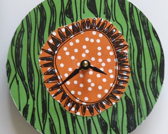 Small funky flower clock. OOAK clock. Modern minimalist clock. Kitchen clock. 7 in clock. Recycled record.