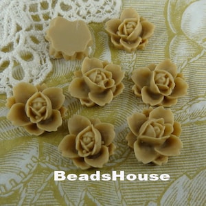 620-00-CA  6pcs Beautiful Rose Cabochon -Beige