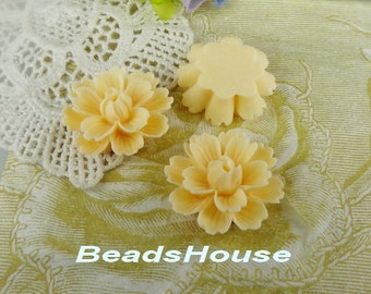 710-00-CA   4pcs ( 18mm x 27mm) Beautiful  Chrysanthemum Resin Flower Cabochons-Ivory