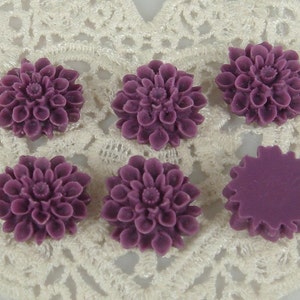 37-00-CA  8pcs Chrysanthemum Cabochons - Medium Orchid Amethyst