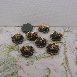 620-00-CA  8pcs (16mm)Golden Petal Beautiful Rose Cabochon - Turtle Green