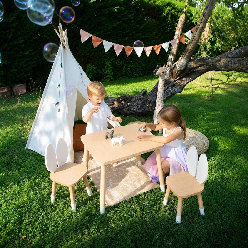Montessori Holz Kindertisch und Stuhlset aus natürlichem Eichen-MDF, handgefertigt und chemikalienfrei – ideal für Kinder von 2–7 Jahren