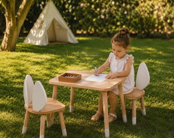 Montessori Natürliches Kinder Tisch und 2 Kinderstühle – Kaninchen möbelset Design – für Spiel, Kreativität und Essen