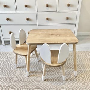 Montessori Holz Kindertisch und Stuhlset aus natürlichem Eichen-MDF, handgefertigt und chemikalienfrei – ideal für Kinder von 2–7 Jahren