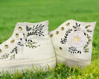 Custom Converse Embroidery Shoes, Chunky-soled Converse sneakers,Large beige flowers Embroidery Sneakers Custom