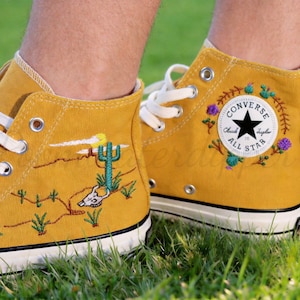 Zapatillas Converse personalizadas con bordado, Converse con bordado de flor pequeña de los años 70, bordado de cactus de nopal del desierto