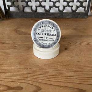 Victorian Atkinson’s Rose Cold Cream-gryta med lock och botten - 1 st