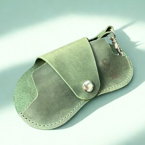 Soft glasses storage, green leather eyewear cases, travel sunglasses holder, eyewear storage, glasses organizer, travel lovers gift
