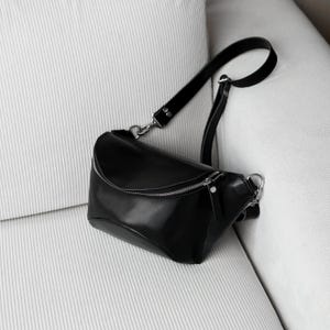 Black leather belt bag, leather hip bag, handmade crossbody bum bag, fanny pack for men, mens waist bag, birthday gift for him