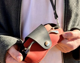 Green soft glasses case, leather sunglasses case, glasses holder, leather accessories, sunglasses organizer, personalized glasses case