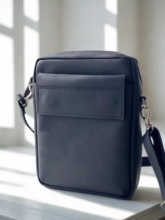 Leather men messenger bag, casual everyday crossbody bag, handmade real leather shoulder purse, gift for boyfriend, gift for him
