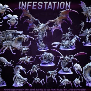 Op de afbeelding: Een verzameling 3D-geprinte fantasie-creatuurmodellen in tinten paars en grijs. De modellen omvatten verschillende insectachtige en monsterlijke figuren, zoals kevers, gevleugelde wezens en slangachtige vormen. Het woord "INFESTATION" wordt bovenaan weergegeven.